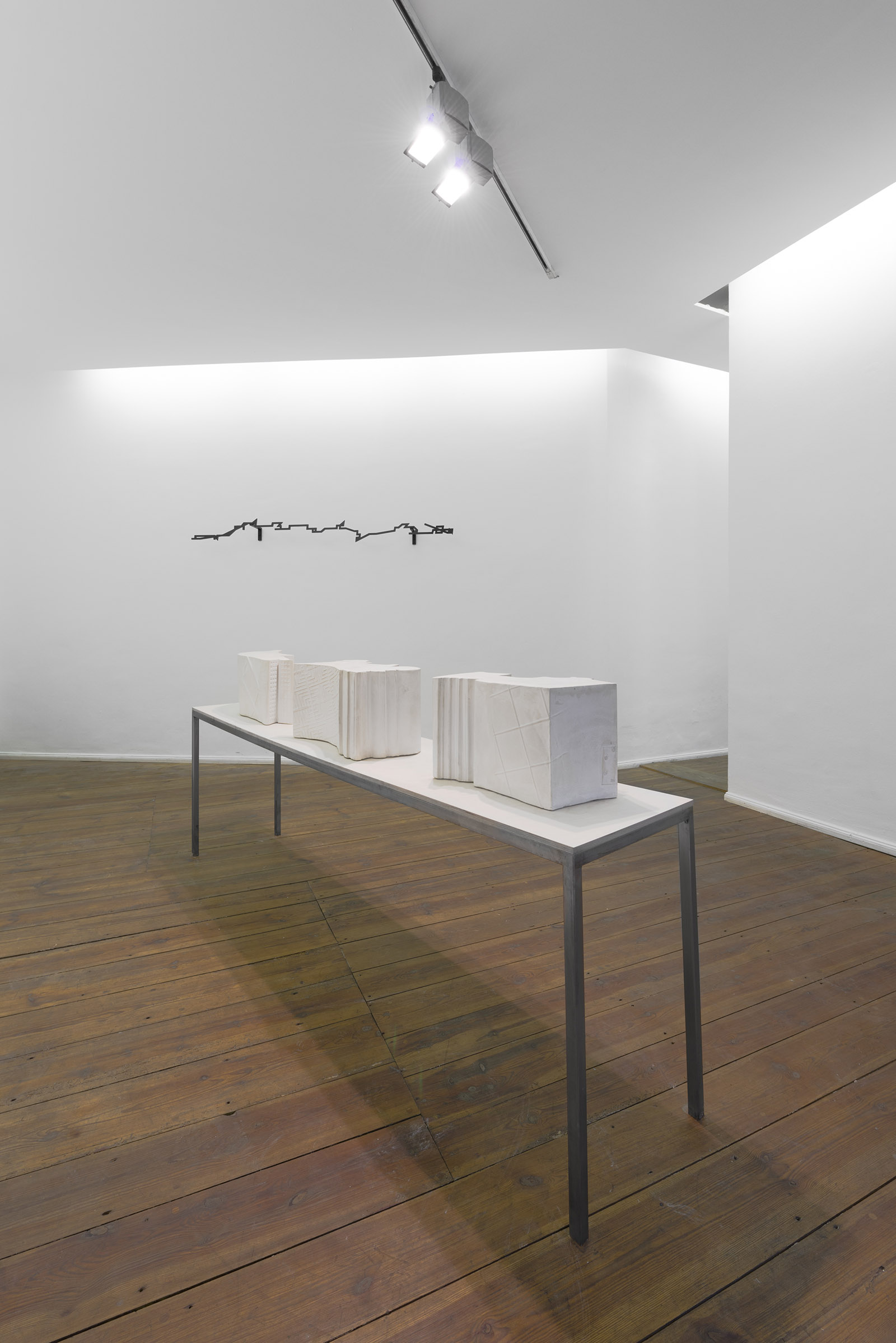 Documentation of the work 'Archive of Surfaces' by Dan Stockholm