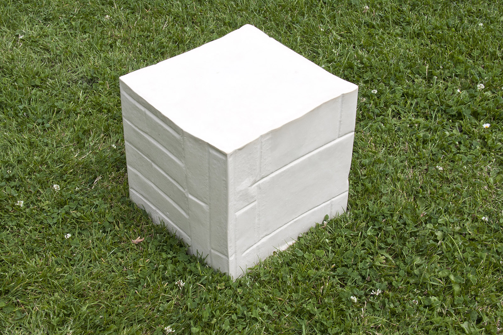 Documentation of the work 'Archive of Surfaces' by Dan Stockholm