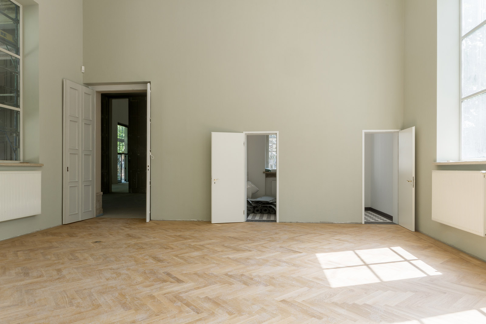 Documentation of the work 'Building Breathing' by Dan Stockholm