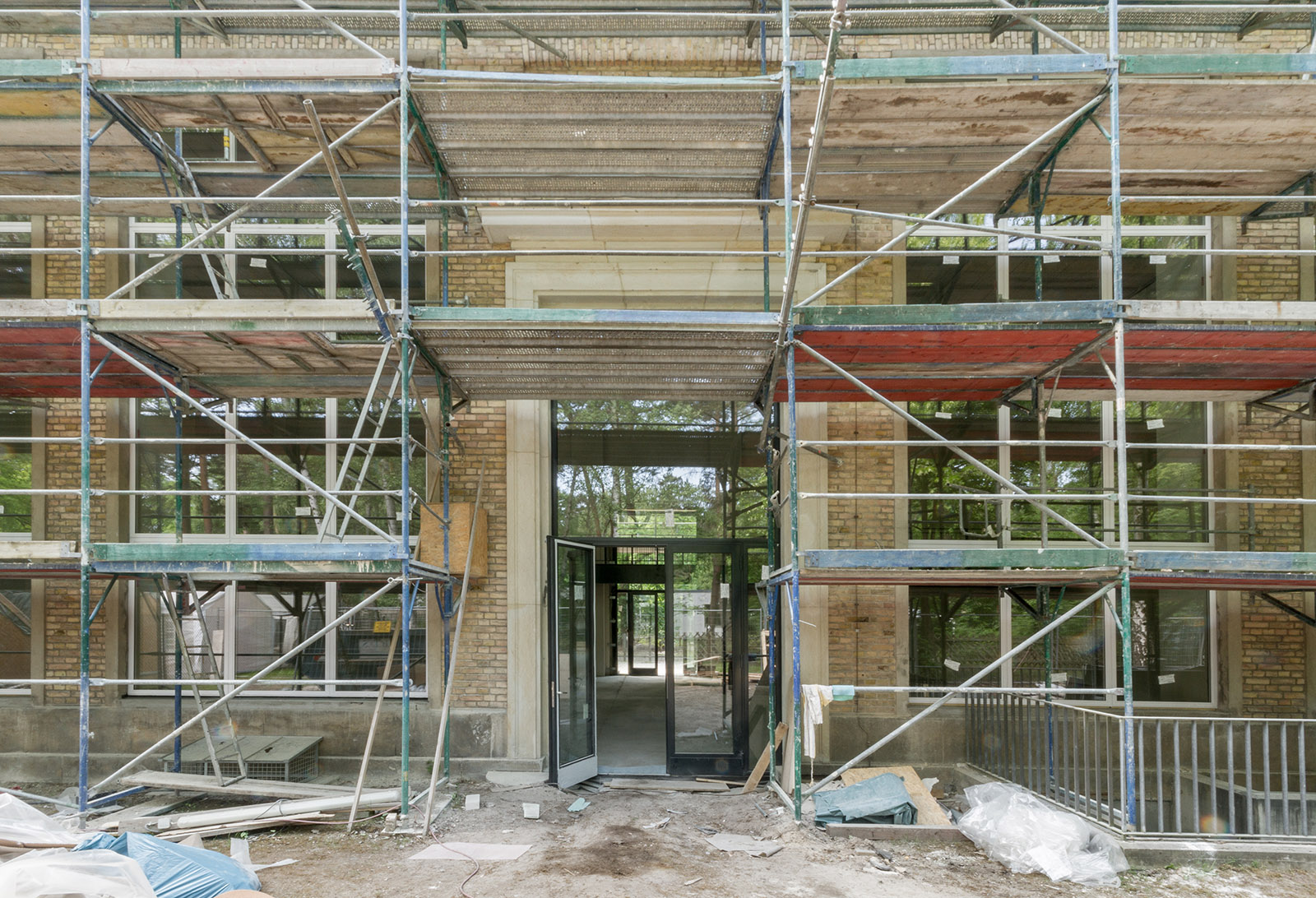 Documentation of the work 'Building Breathing' by Dan Stockholm