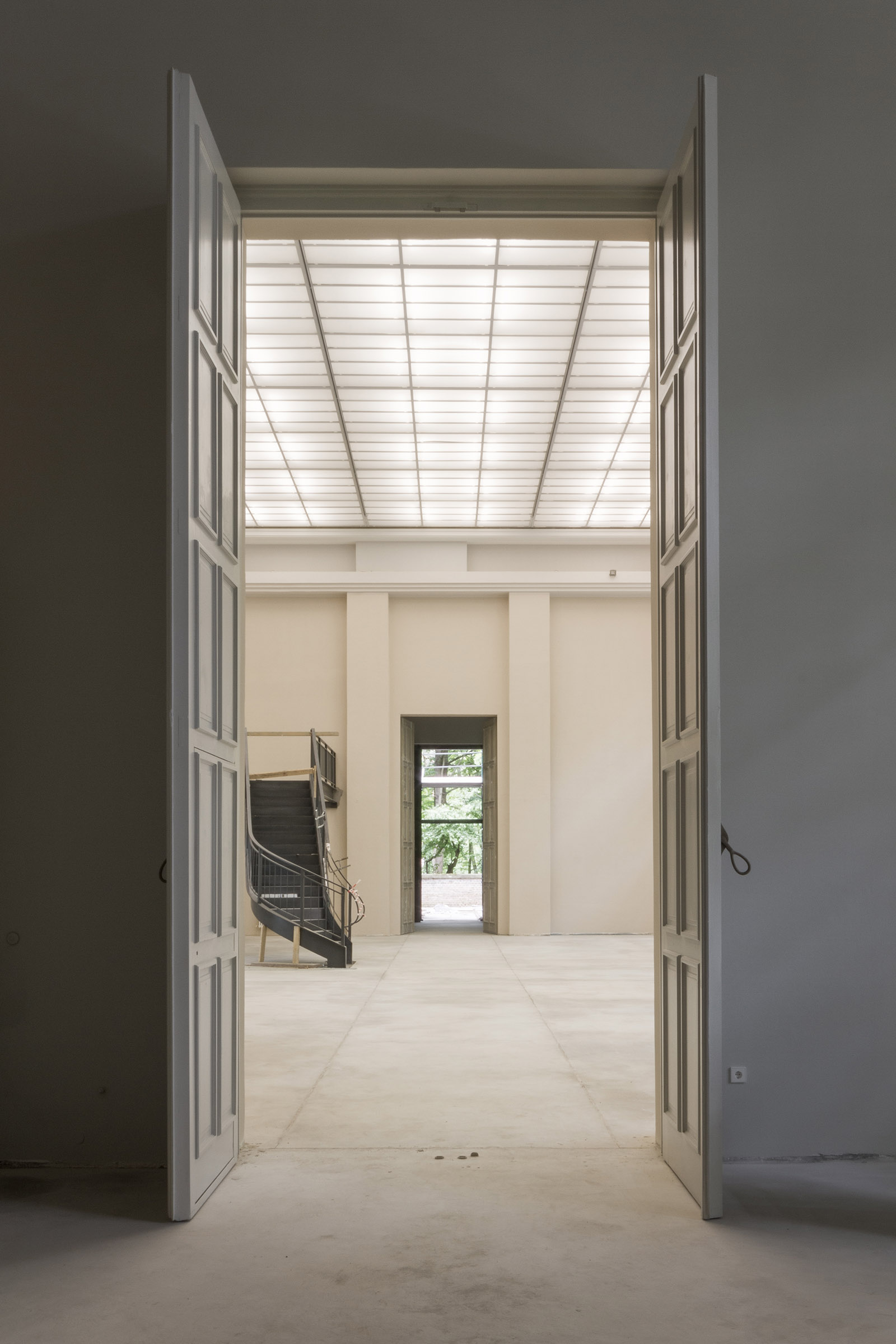 Documentation of the work 'Building Breathing' by Dan Stockholm