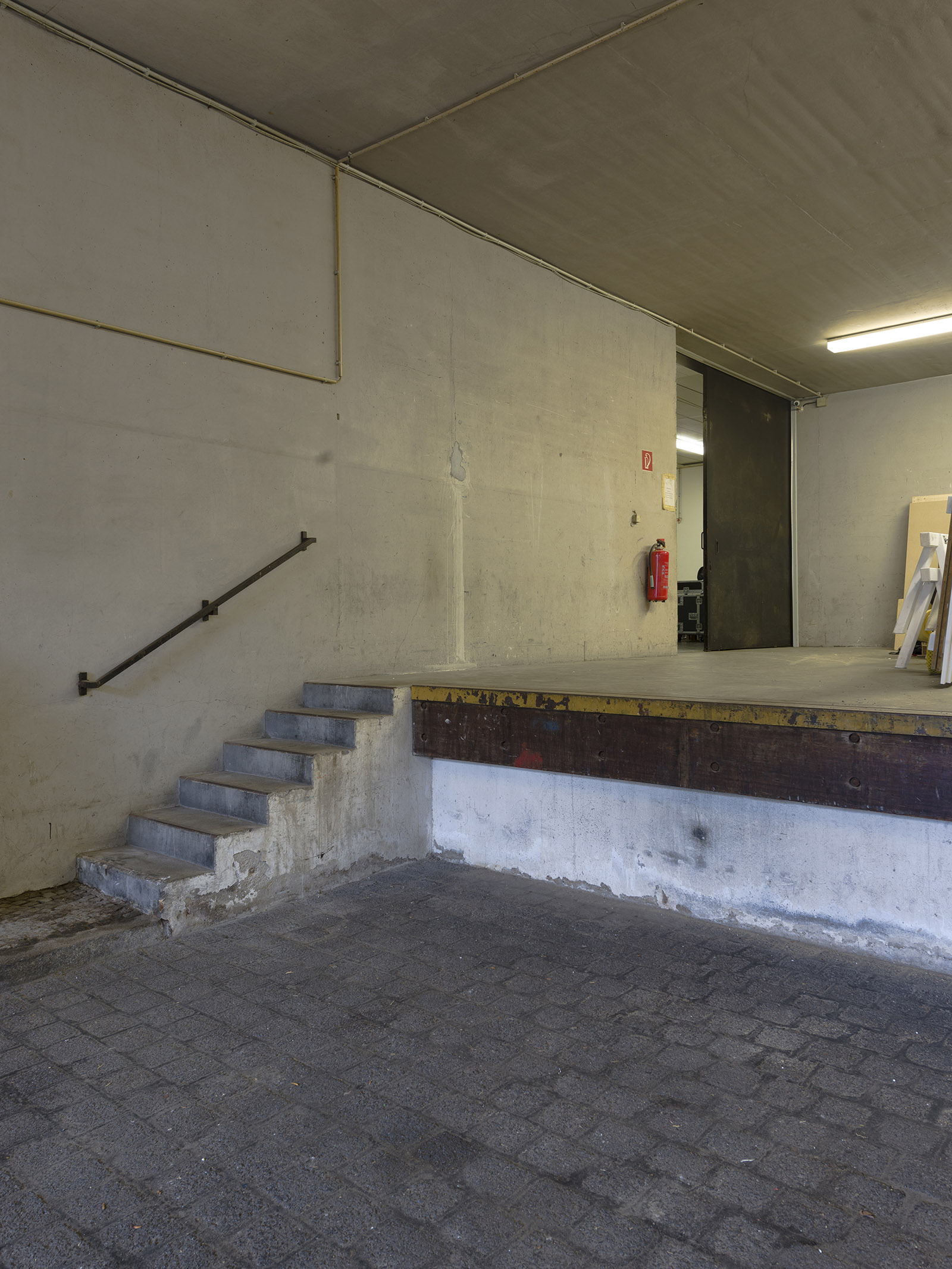 Documentation of the work 'Building Breathing' by Dan Stockholm