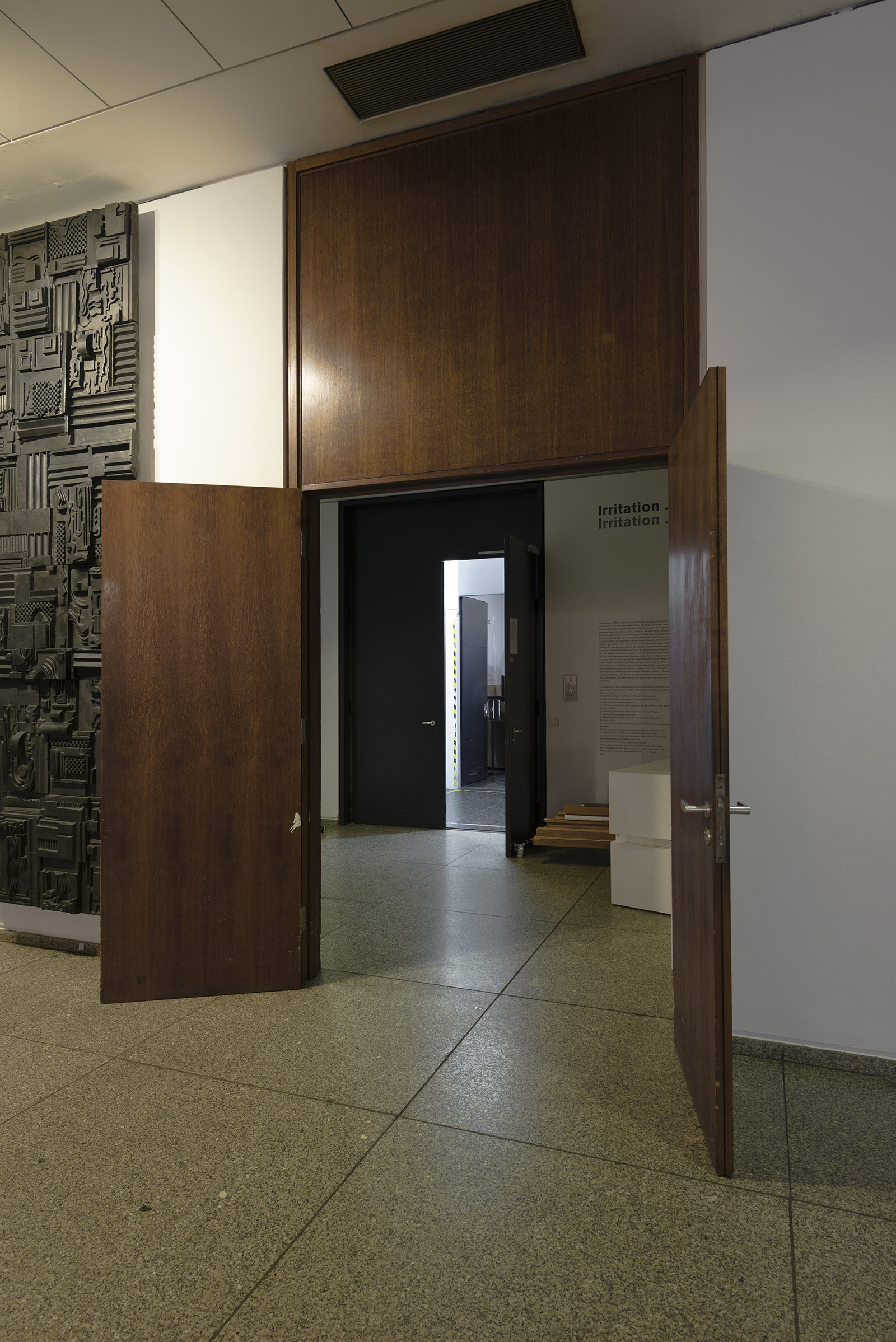 Documentation of the work 'Building Breathing' by Dan Stockholm