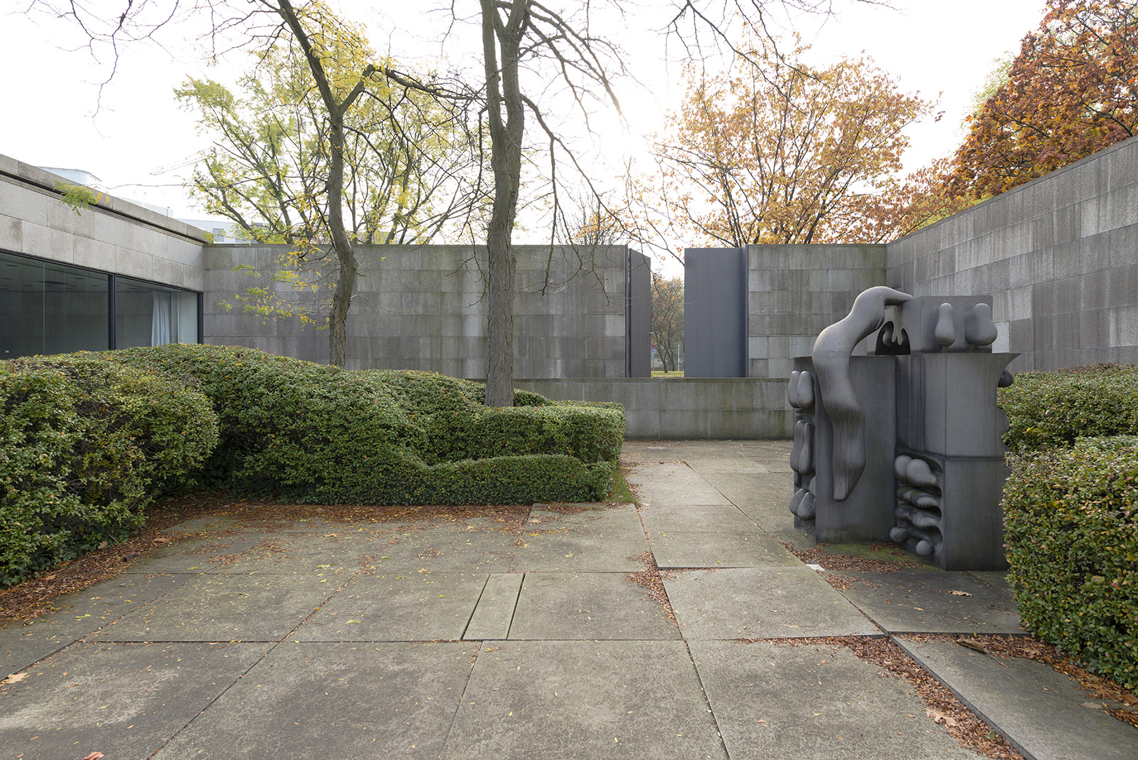 Documentation of the work 'Building Breathing' by Dan Stockholm
