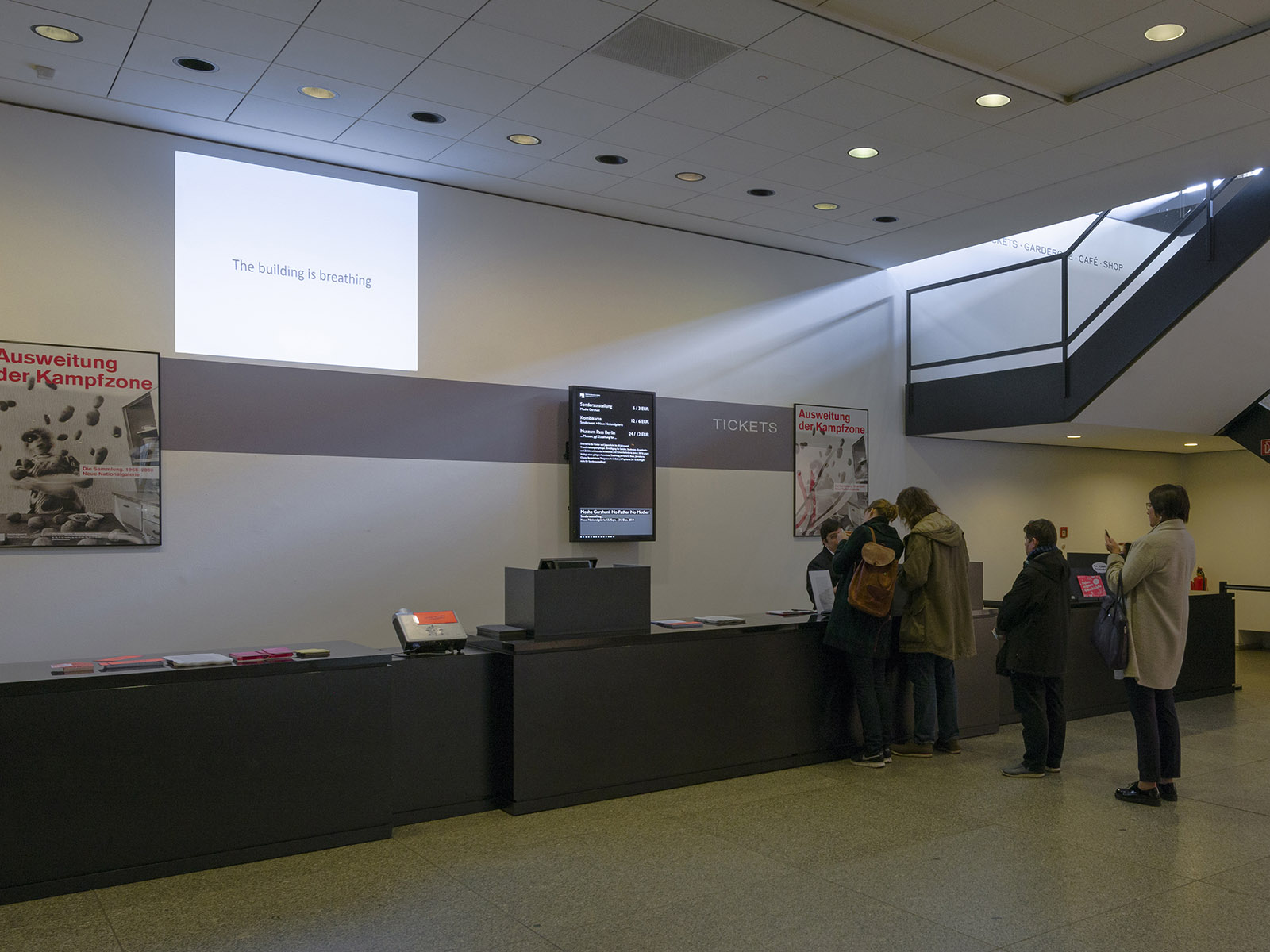 Documentation of the work 'Building Breathing' by Dan Stockholm