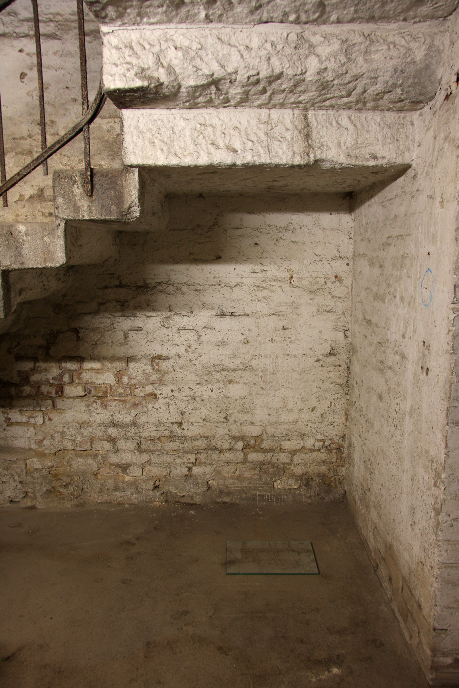 Documentation of the work 'Dust Drawing' by Dan Stockholm