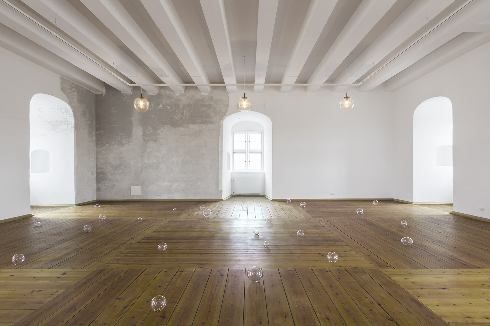 Documentation of the work 'King of Kings' by Dan Stockholm