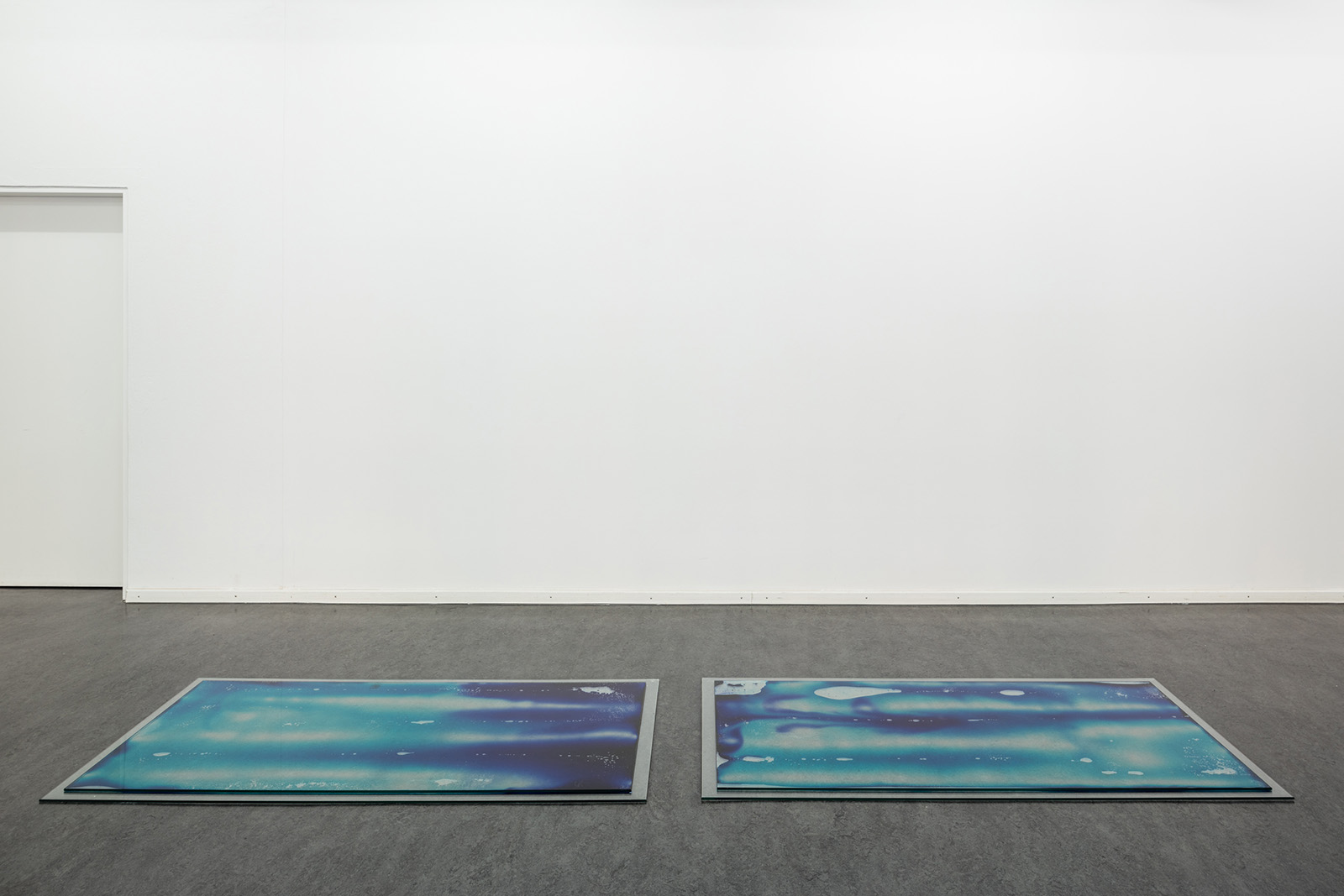 Documentation of the work 'Level (Blue mare, Königsblau)' by Dan Stockholm