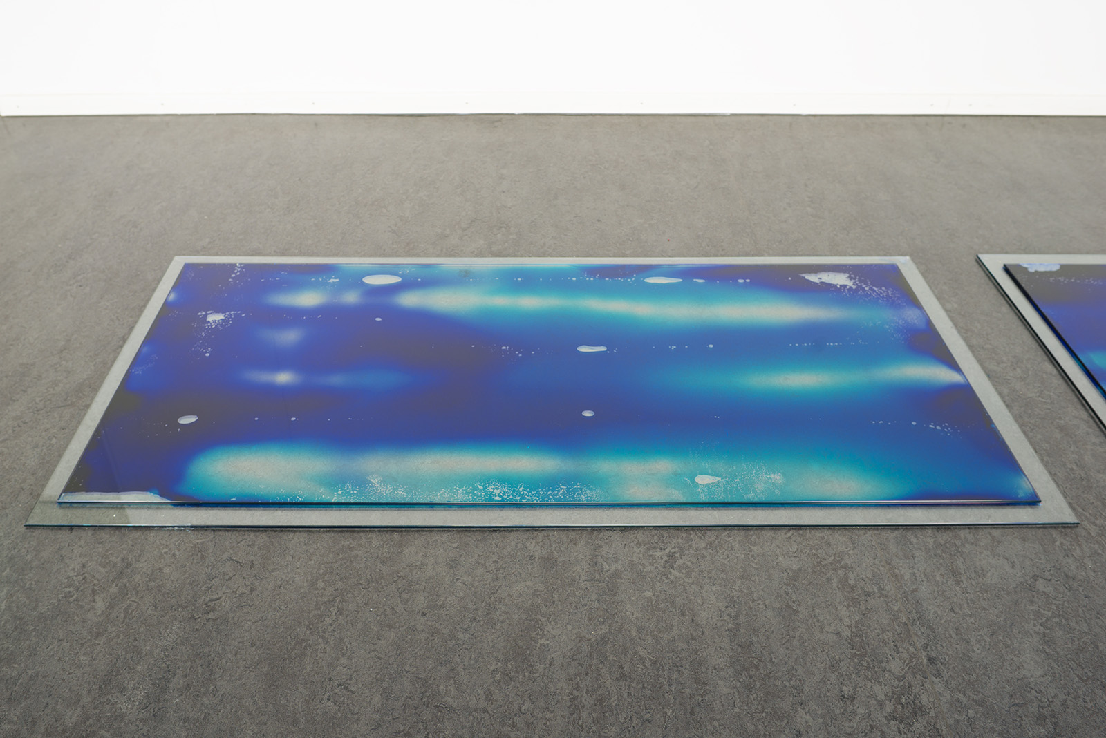 Documentation of the work 'Level (Blue mare, Königsblau)' by Dan Stockholm