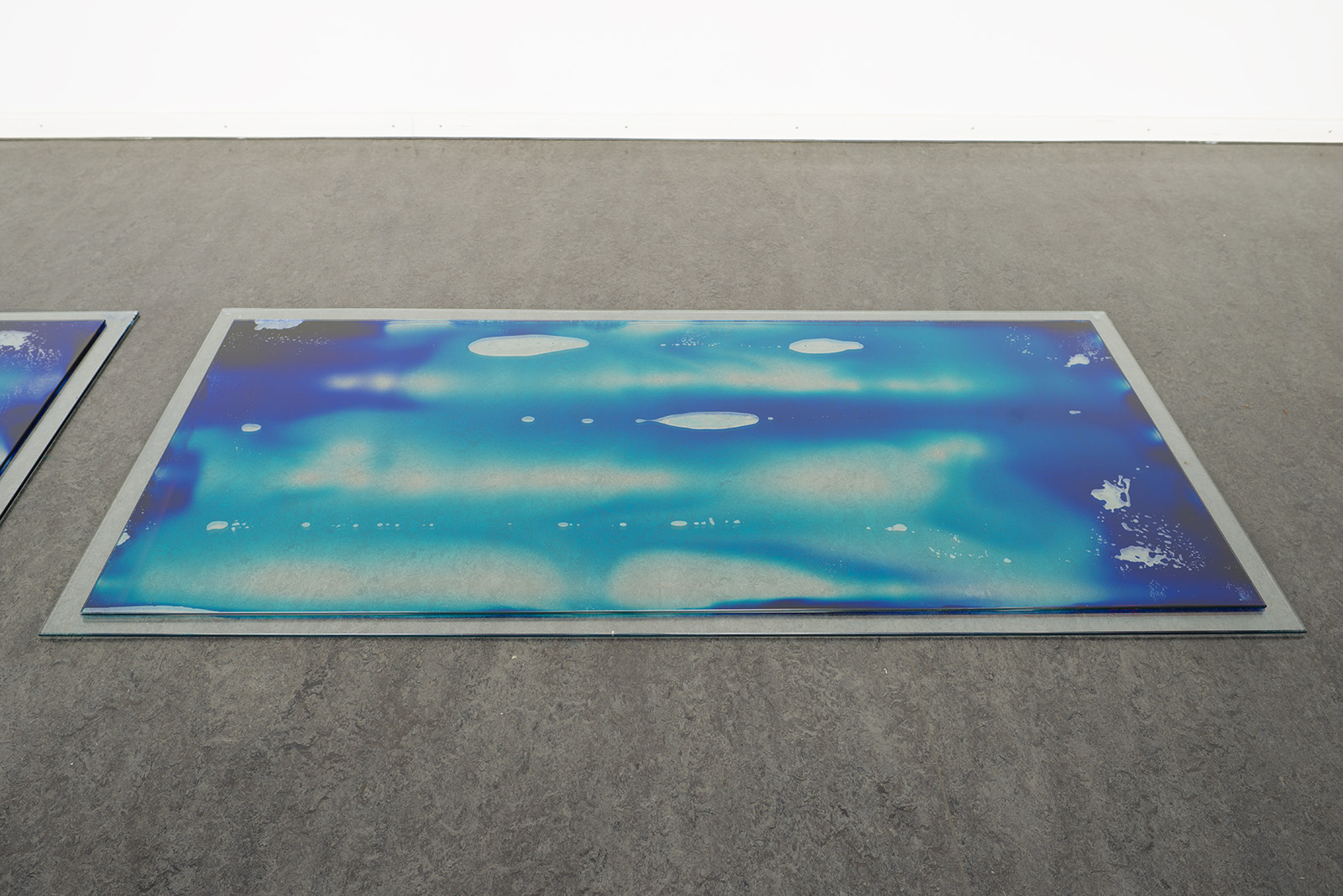 Documentation of the work 'Level (Blue mare, Königsblau)' by Dan Stockholm